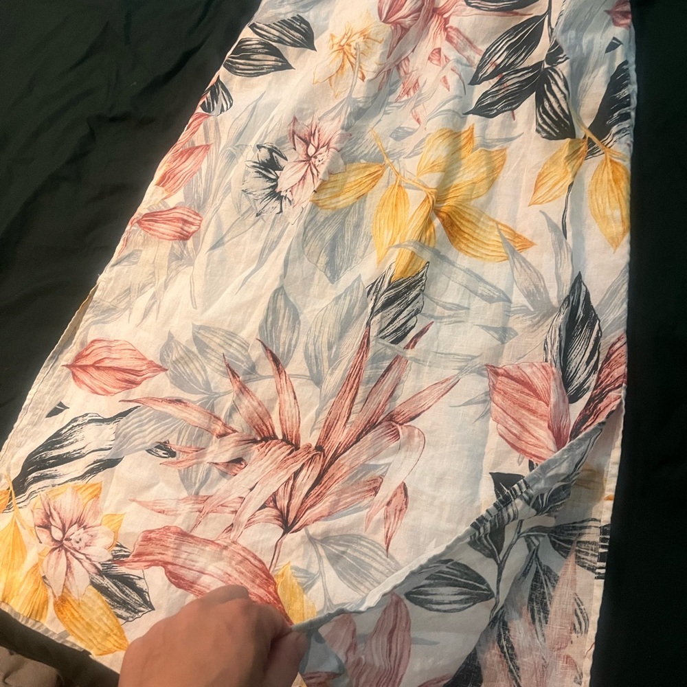 C.C California Linen Skirt with pockets - Picture 4 of 8